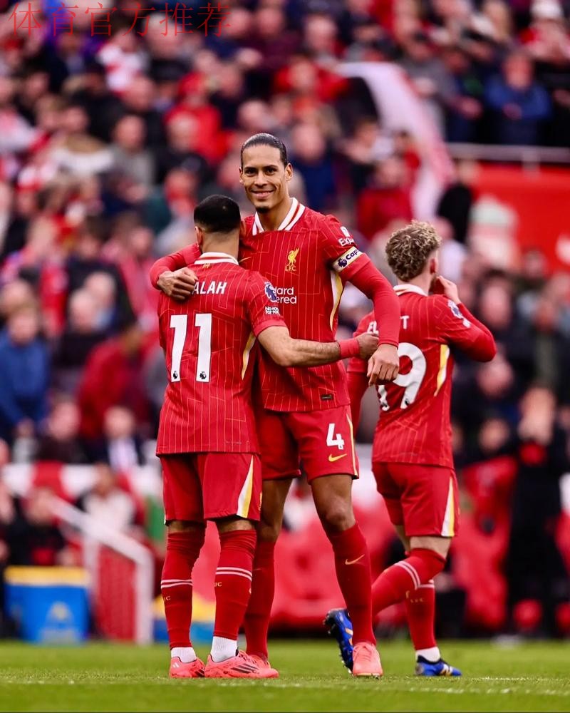 无愧队长！利物浦内部矛盾 34岁范戴克出面：劝萨拉赫留下